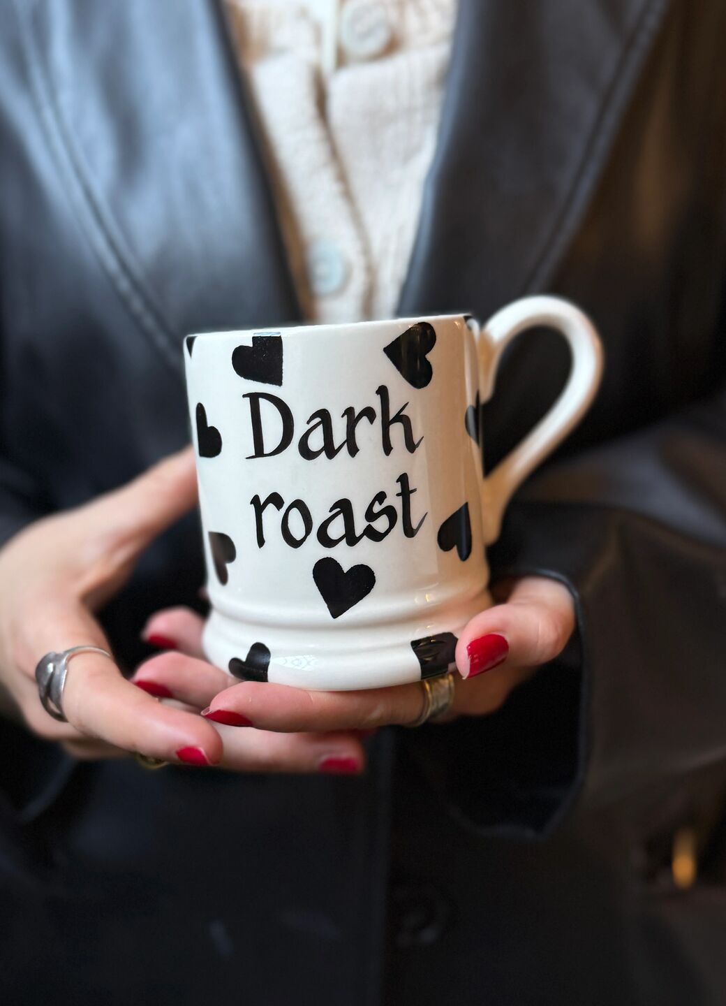 Special pottery and mugs that can be personalised for the ideal gift. For family, friend, teacher or neighbour - check out our big range of bright, cheerful tableware.