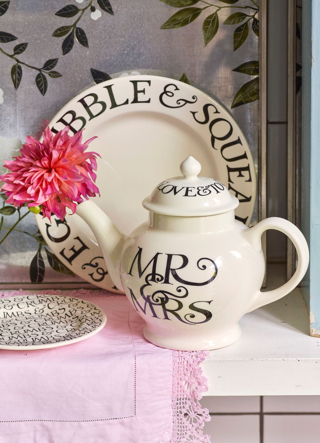 Black Toast Bacon & Egg Large Dinner Plate, 10.5 Inch