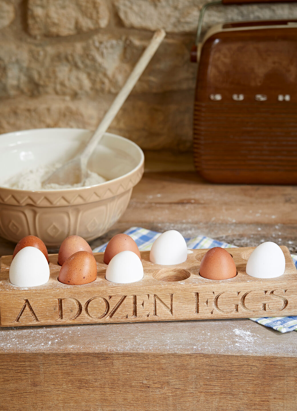 Black Toast Wooden Eggs Holder