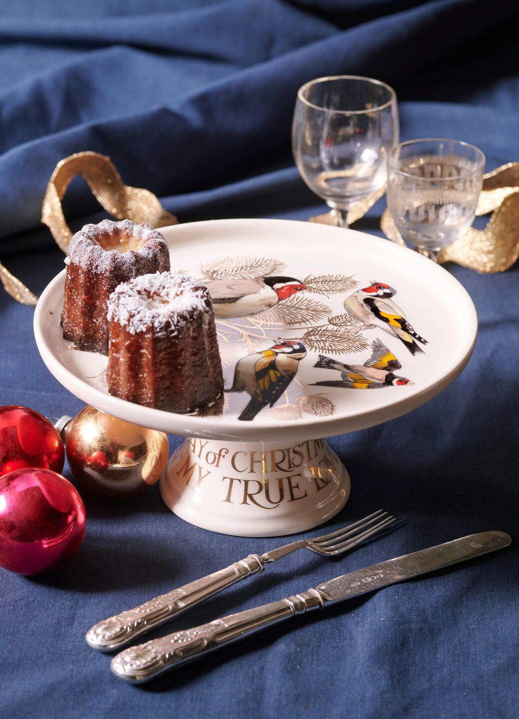 12 Days Of Christmas Four Calling Birds Small Cake Stand Club Exclus