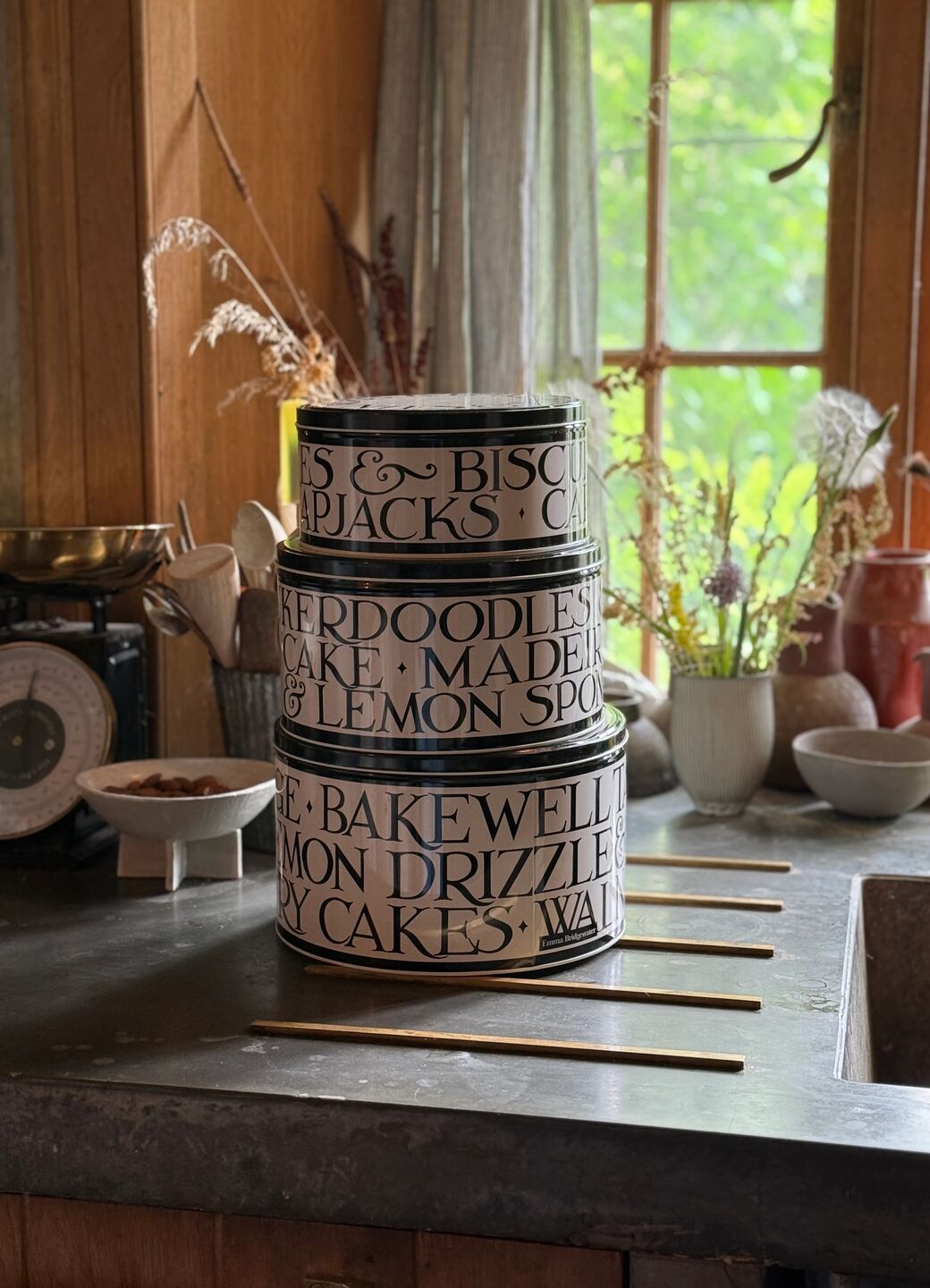 Black Toast Set Of 3 Round Cake Tins