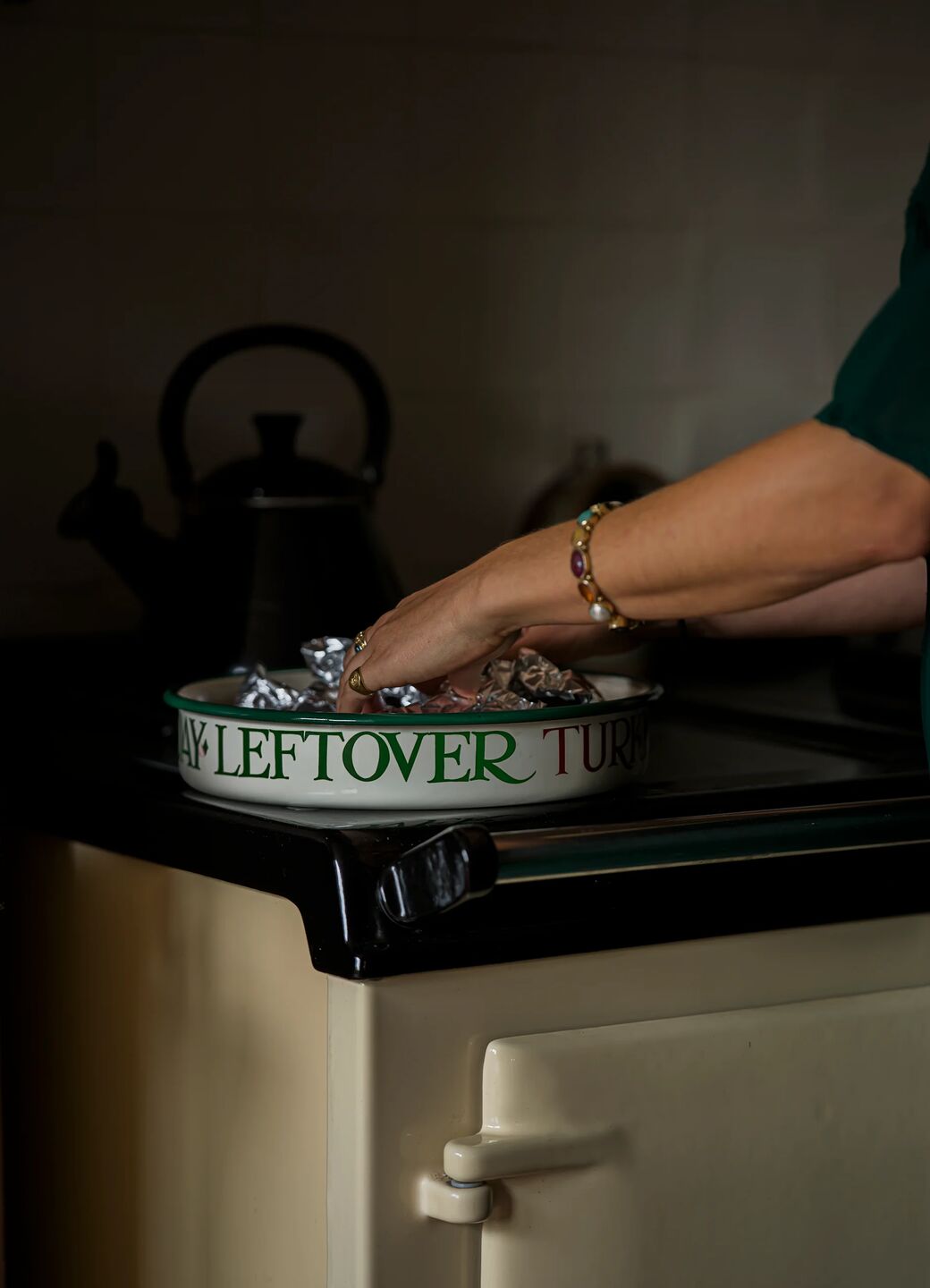 Christmas Toast & Marmalade Medium Enamel Pie Dish