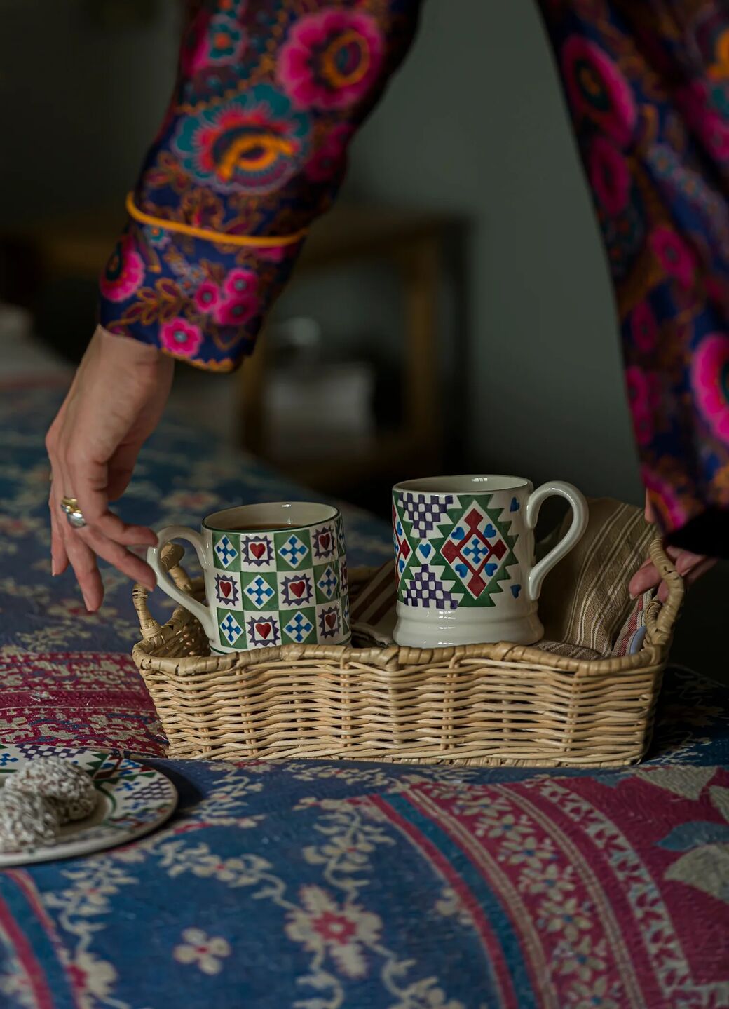 Christmas Quilt Set Of 2 1/2 Pint Mugs Boxed