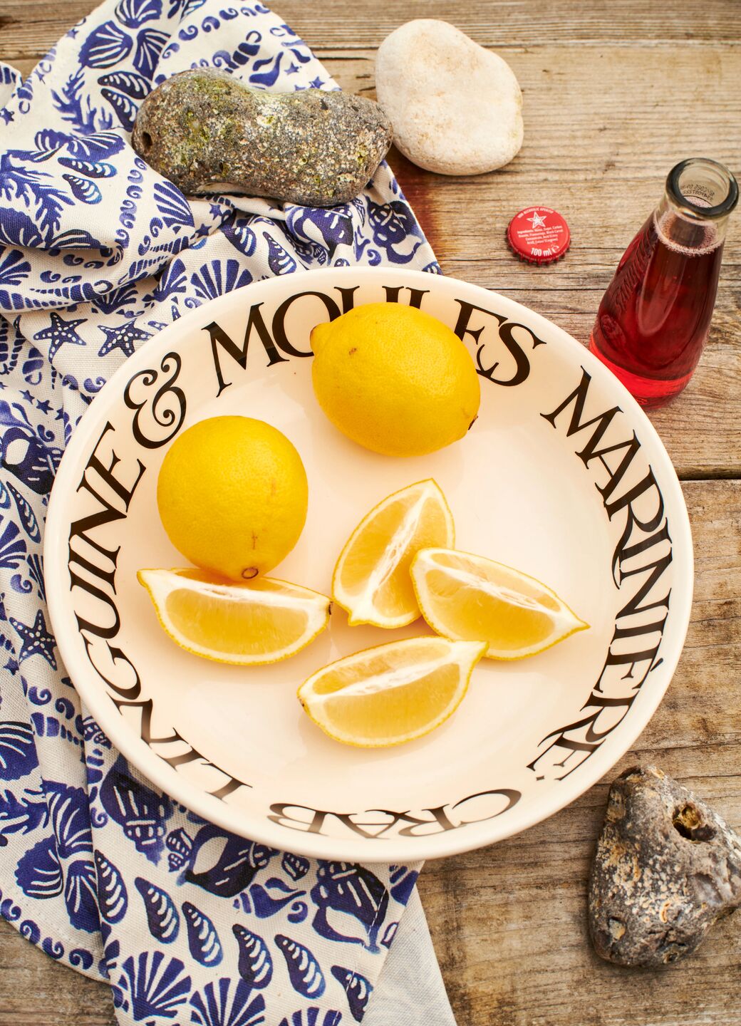 Black Toast Crab Linguine Medium Pasta Bowl