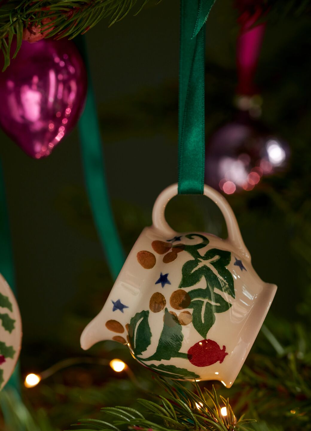 Rosehip & Ivy Tiny Jug Decoration Boxed