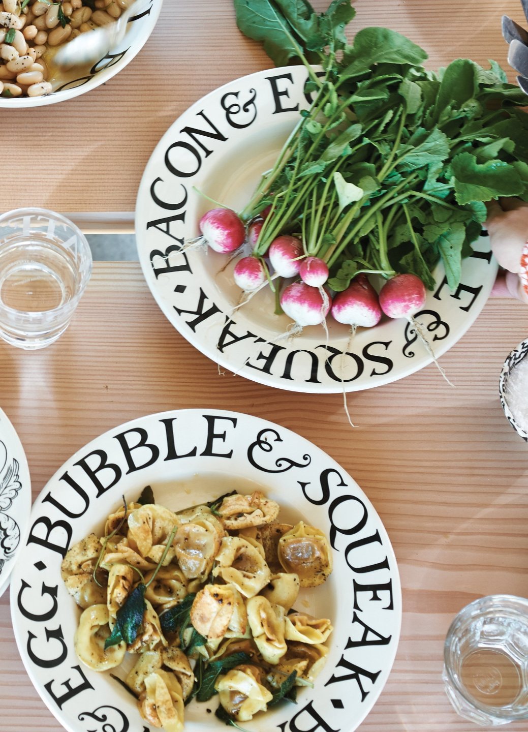 Black Toast Bacon & Egg Large Dinner Plate, 10.5 Inch