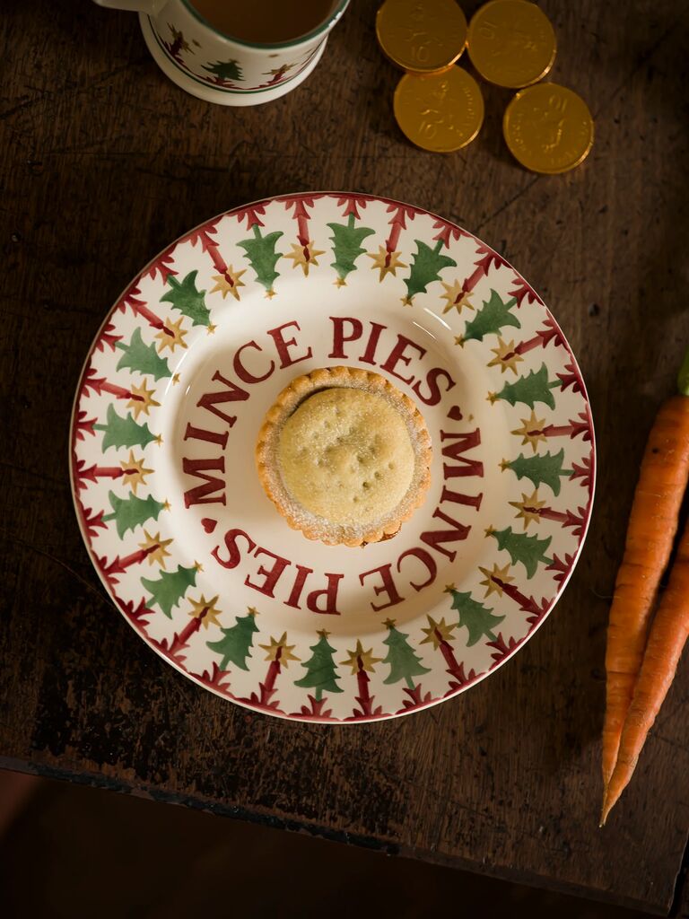 Christmas Joy Tableware & Pottery