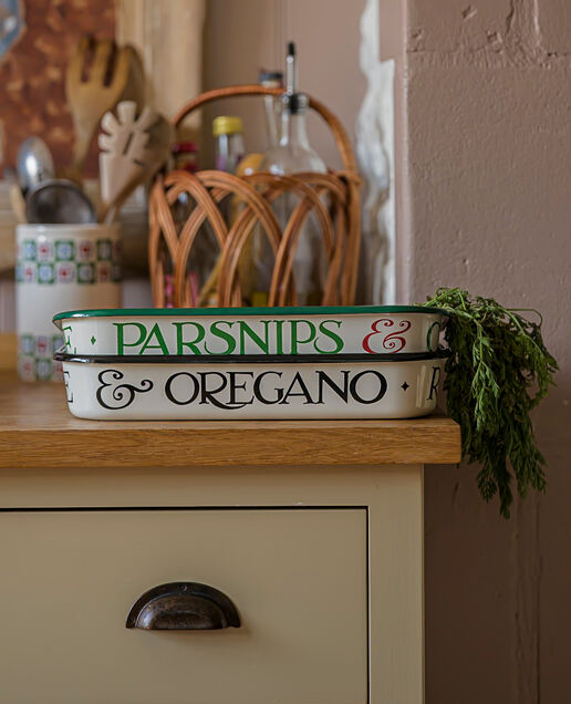 Enamelware Cookware & Oven Dishes