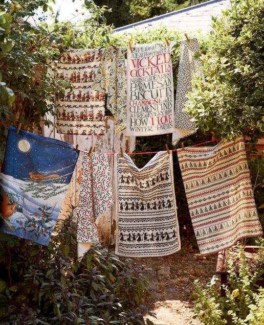 Tea Towels, Aprons & Oven Gloves