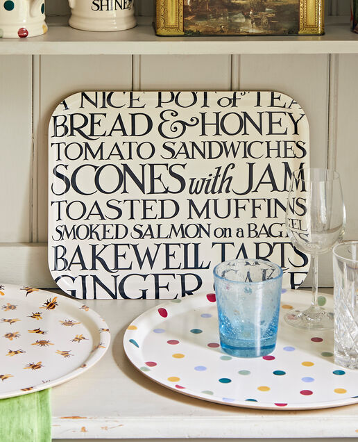 Emma Bridgewater Trays for breakfast in bed and serving snacks with afternoon tea come in rectangular or round shapes. Made with wood, tin or melamine, these trays are useful and pretty.