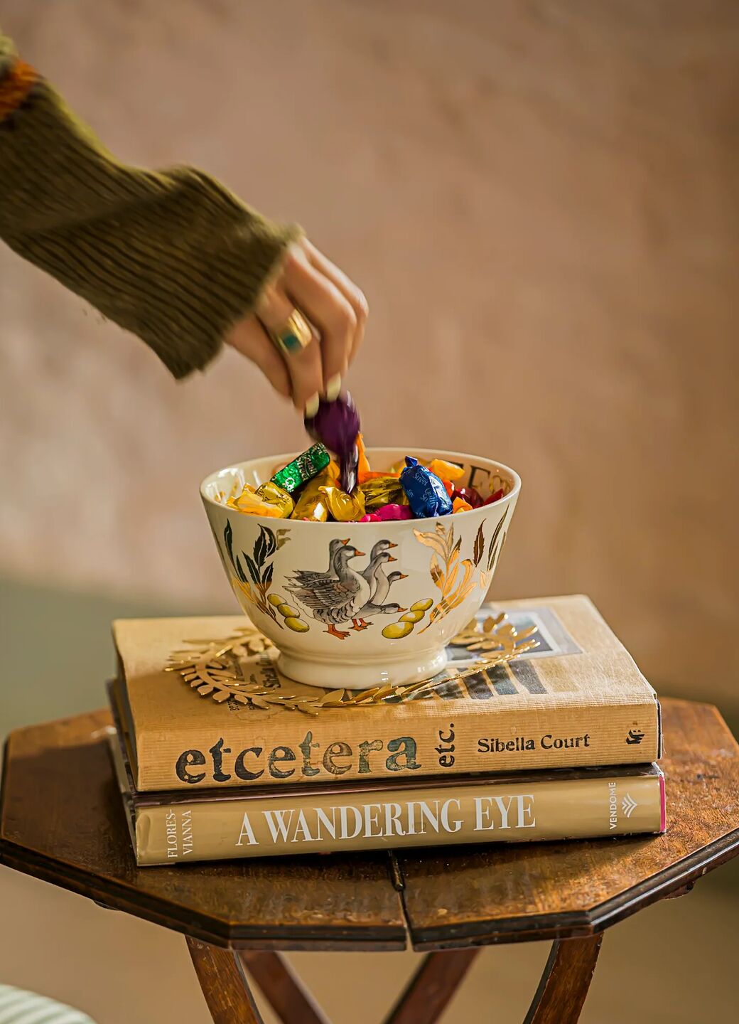 12 Days Of Christmas Six Geese A-Laying Medium Old Bowl - Club Exclusive