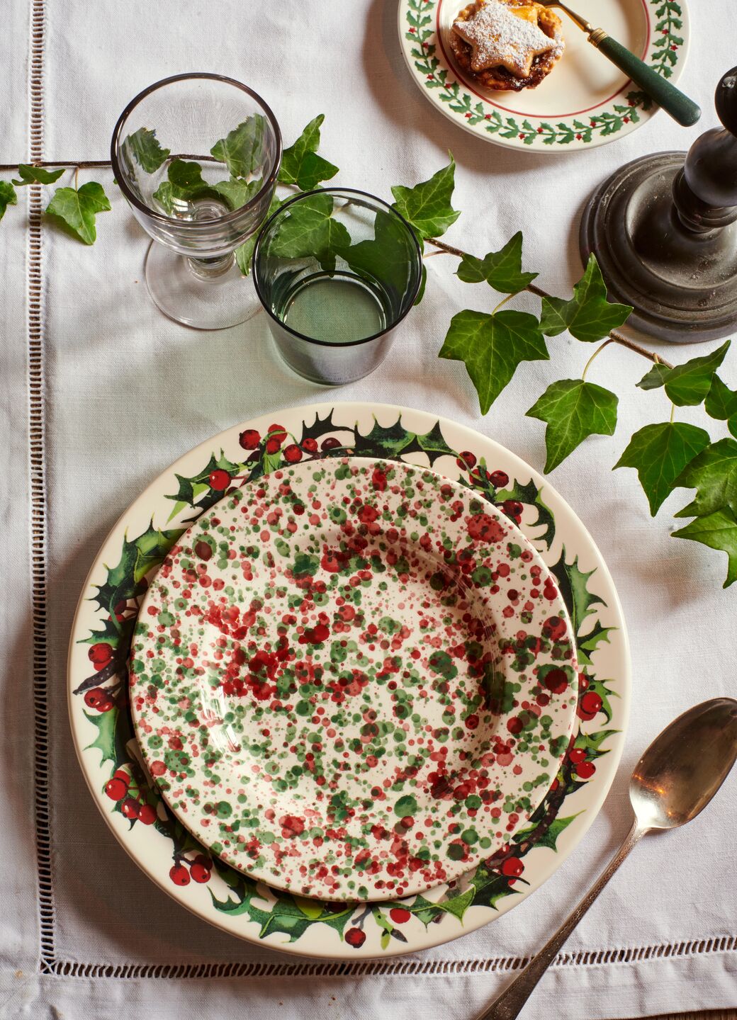 Christmas Splatter Medium Dinner Plate, 8.5 Inch