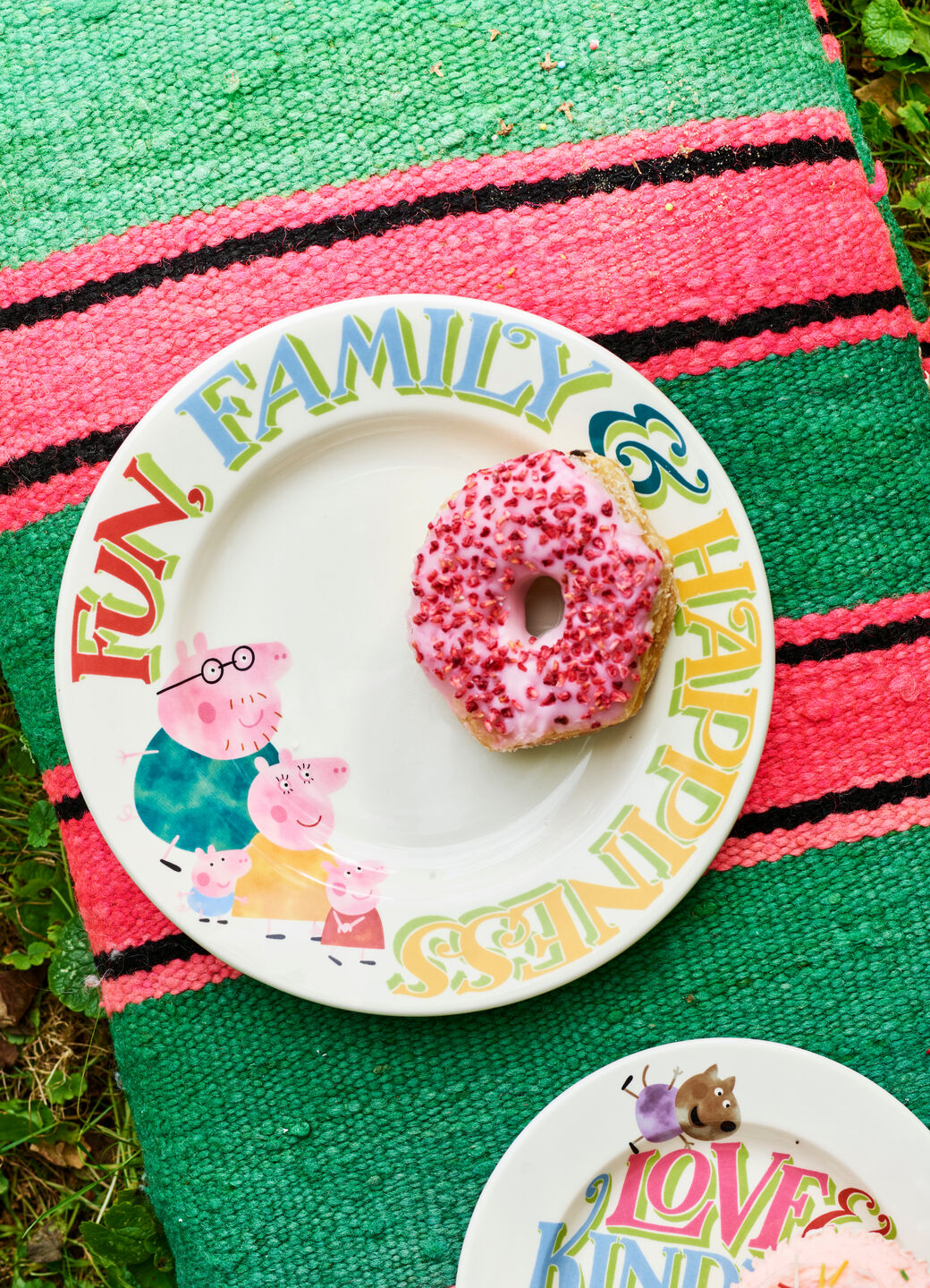 Peppa Pig Happiness & Friendship Medium Dinner Plate, 8.5 Inch