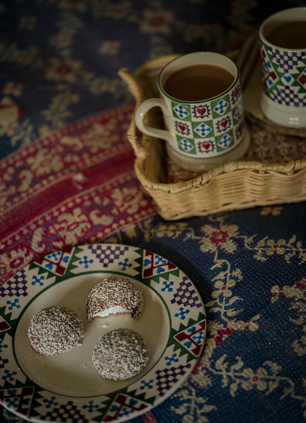 Seconds Christmas Quilt Medium Dinner Plate, 8.5 Inch