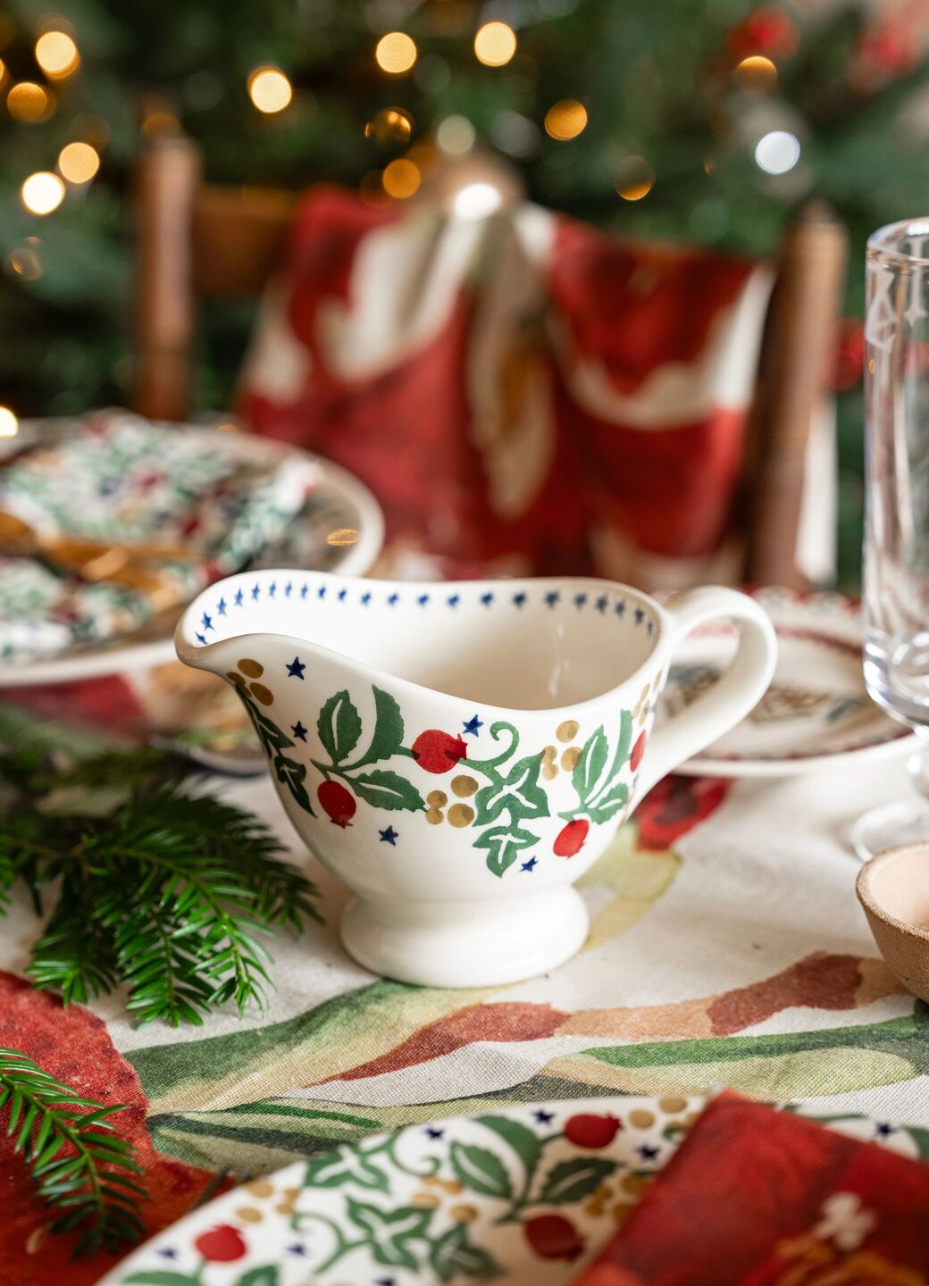 Rosehip & Ivy Gravy Jug & Stand