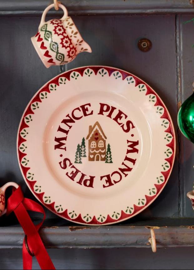 Seconds Gingerbread Mince Pies Medium Dinner Plate, 8.5 Inch