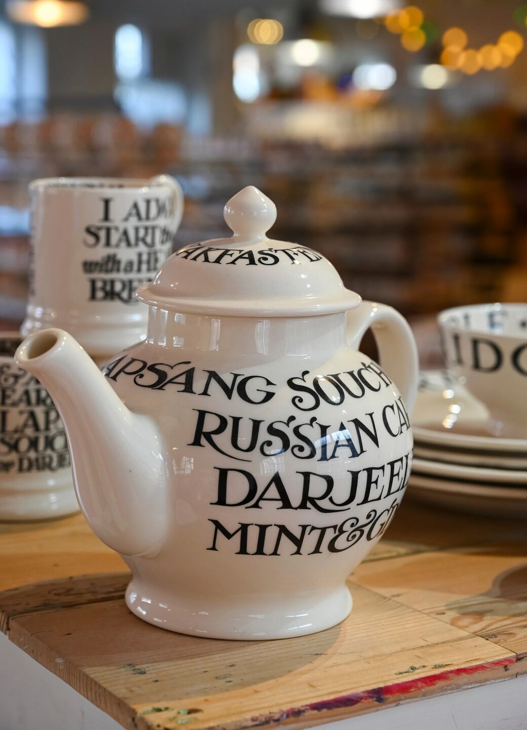 Black Toast 4 Mug Teapot