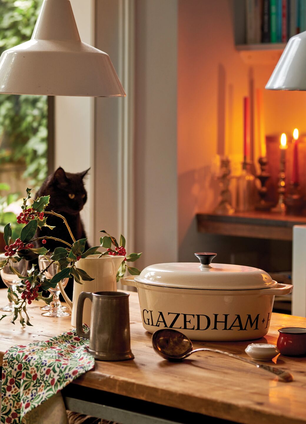 Black Toast Cast Iron Oval Casserole Pot