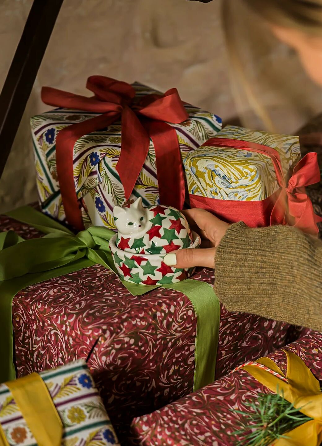 Christmas Stars Small Cat On Basket