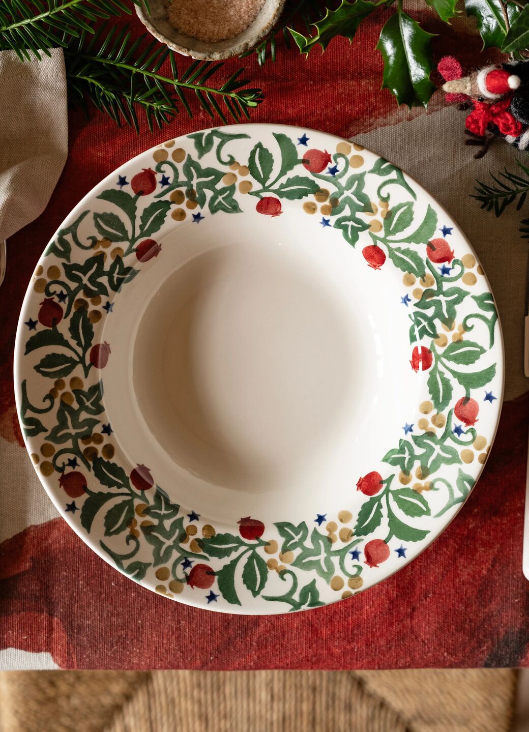 Rosehip & Ivy Soup Plate