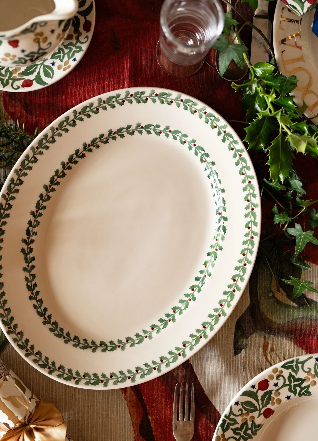 Tiny Holly Medium Oval Platter