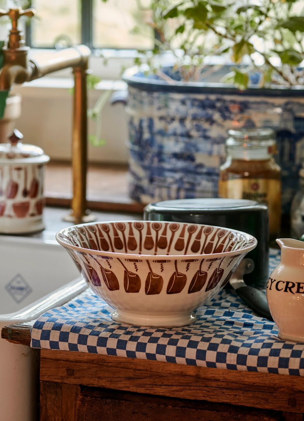 Kitchen Life Medium Serving Bowl