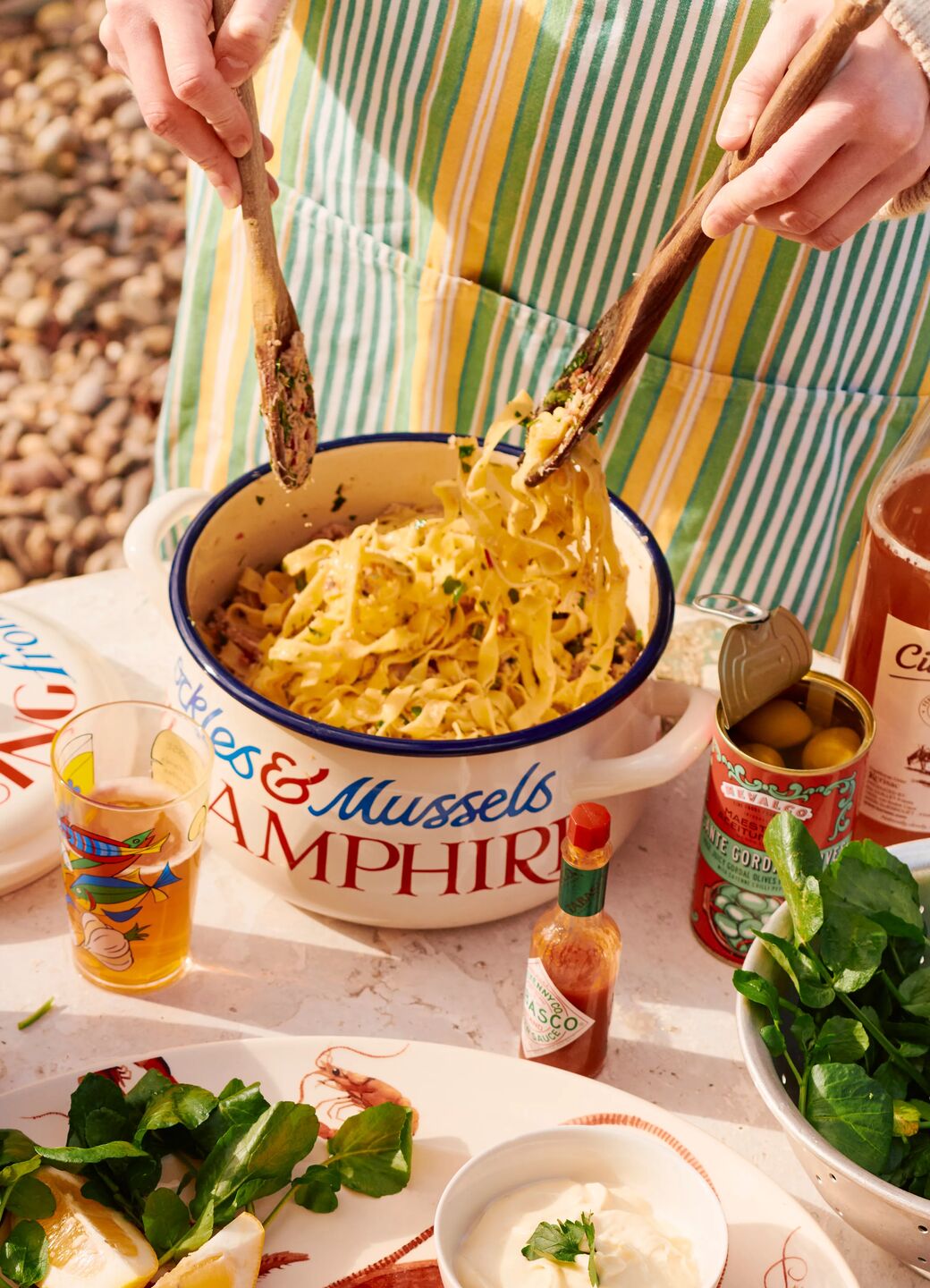 Red & Blue Toast Medium Enamel Cooking Pot