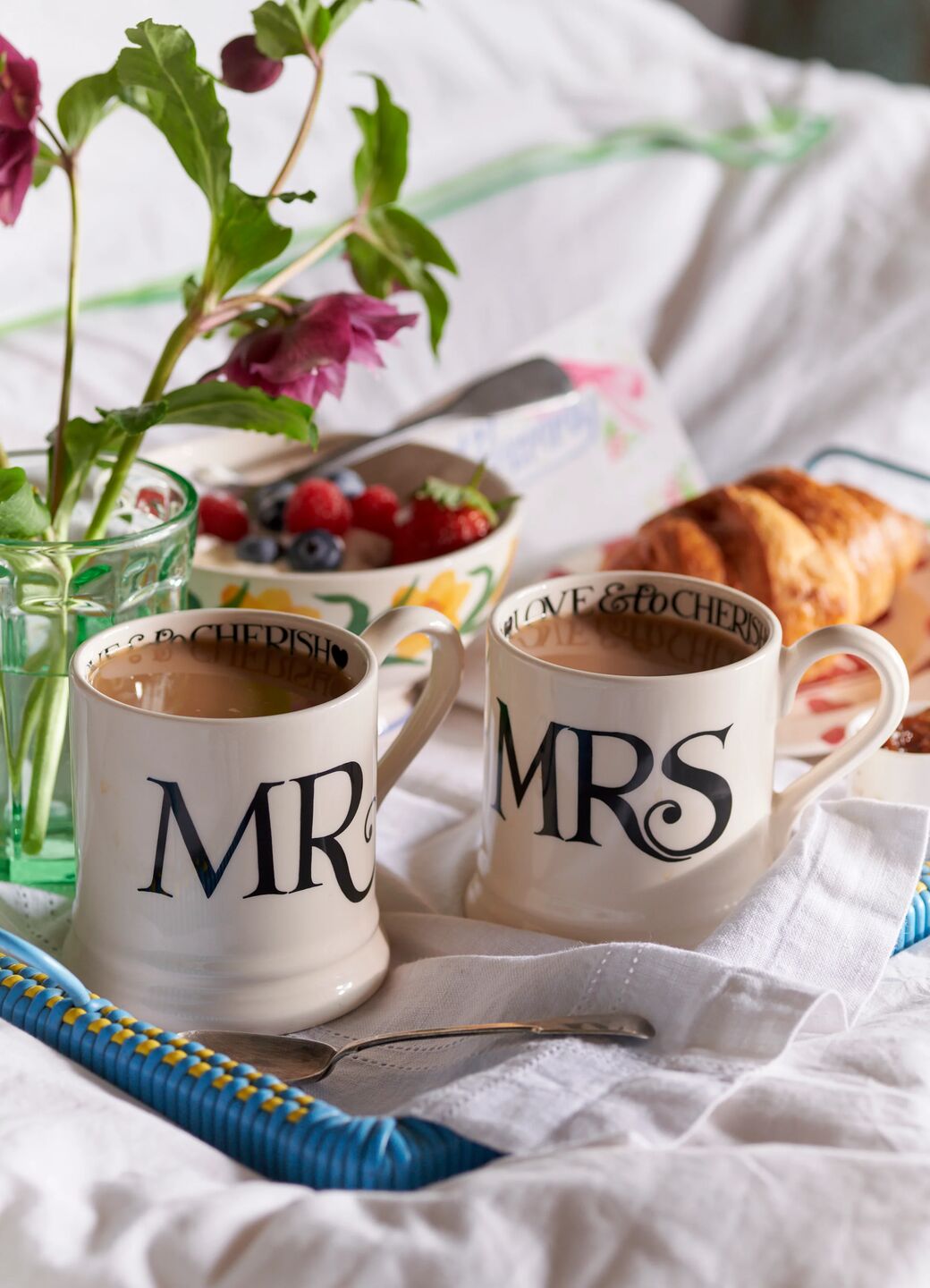 Toast ' Mr & Mrs' Set 2 1 2 Pint Mugs Boxed