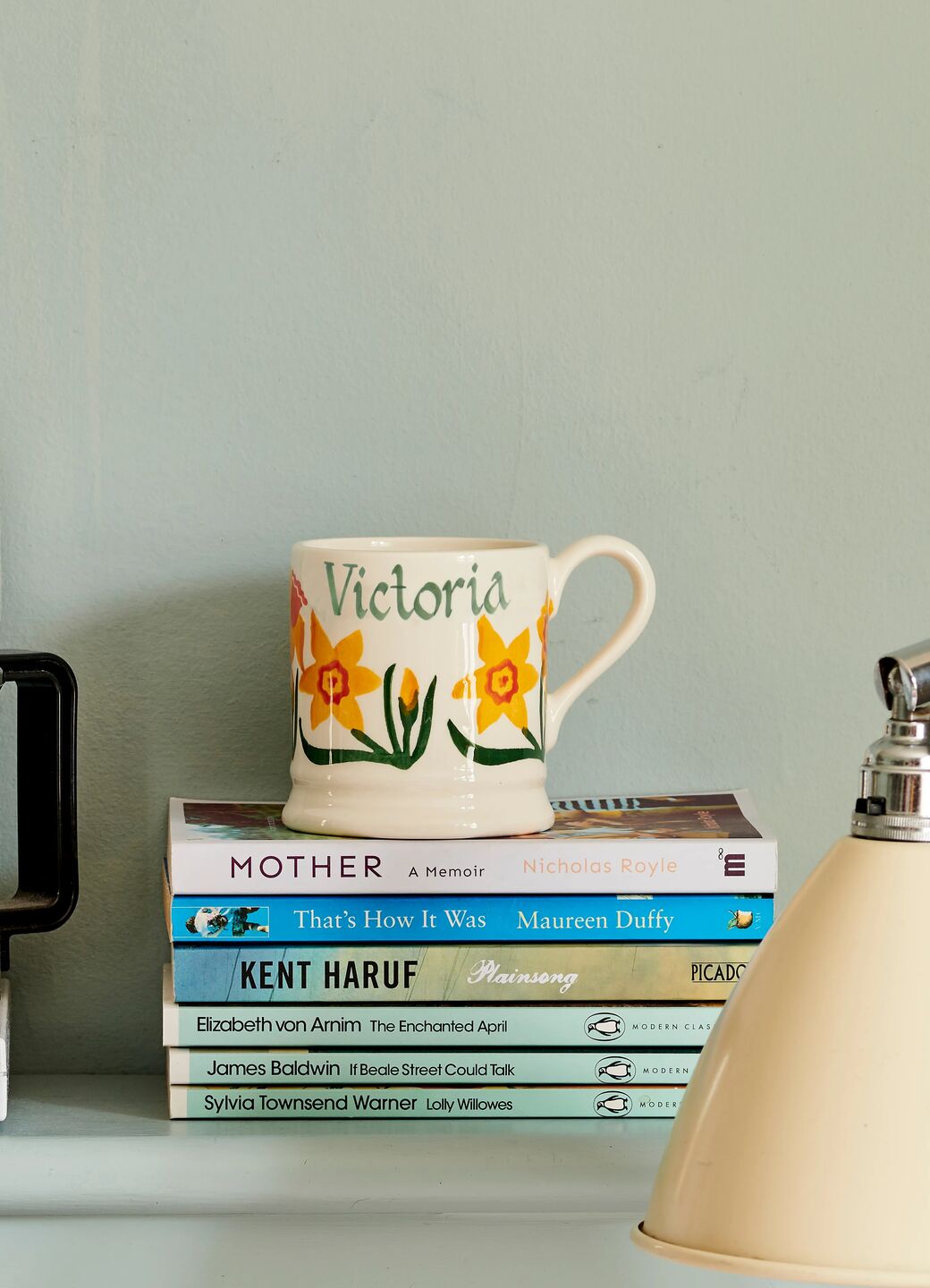 Personalised Daffodils 1/2 Pint Mug