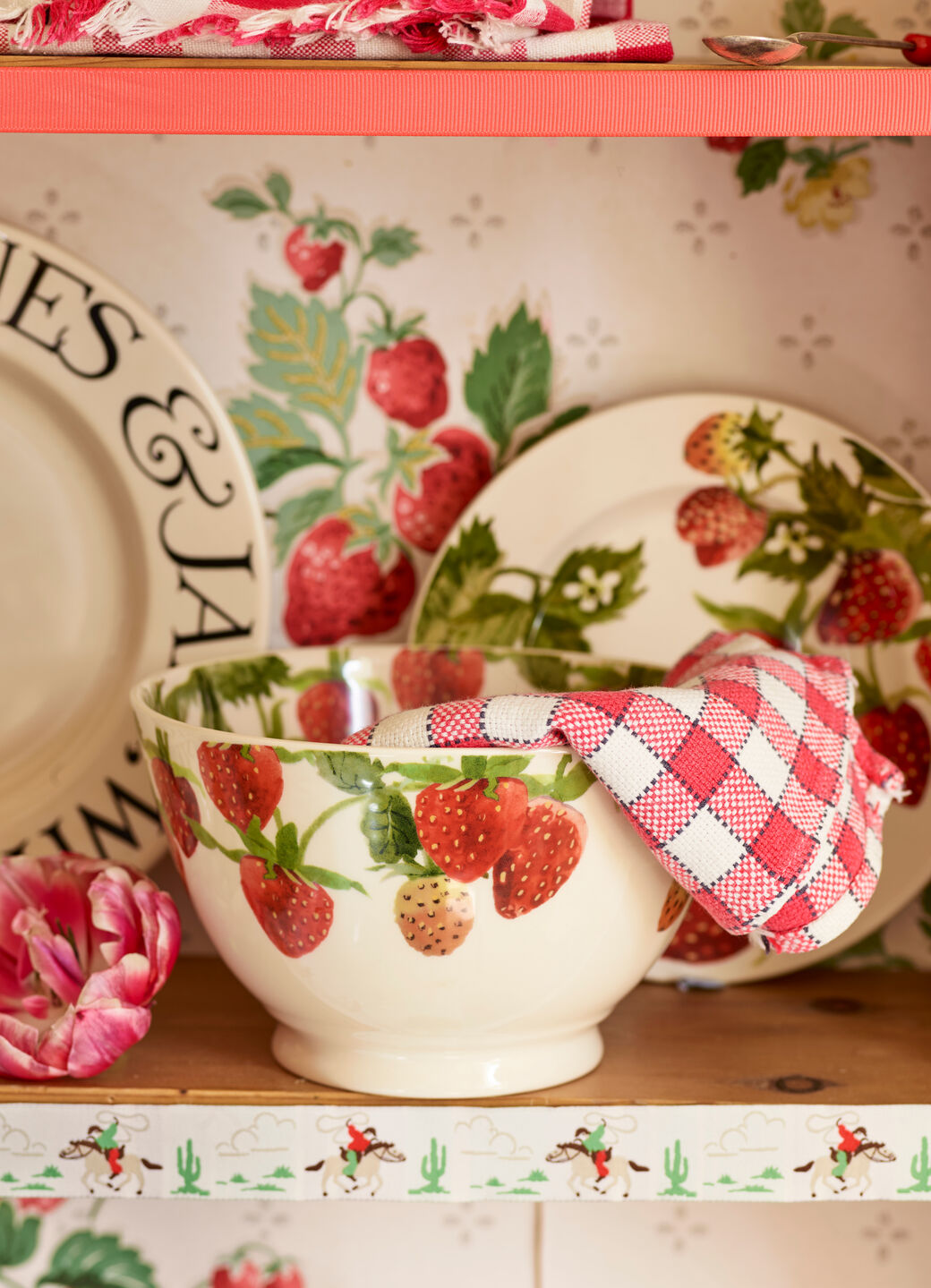 Strawberries Medium Old Bowl