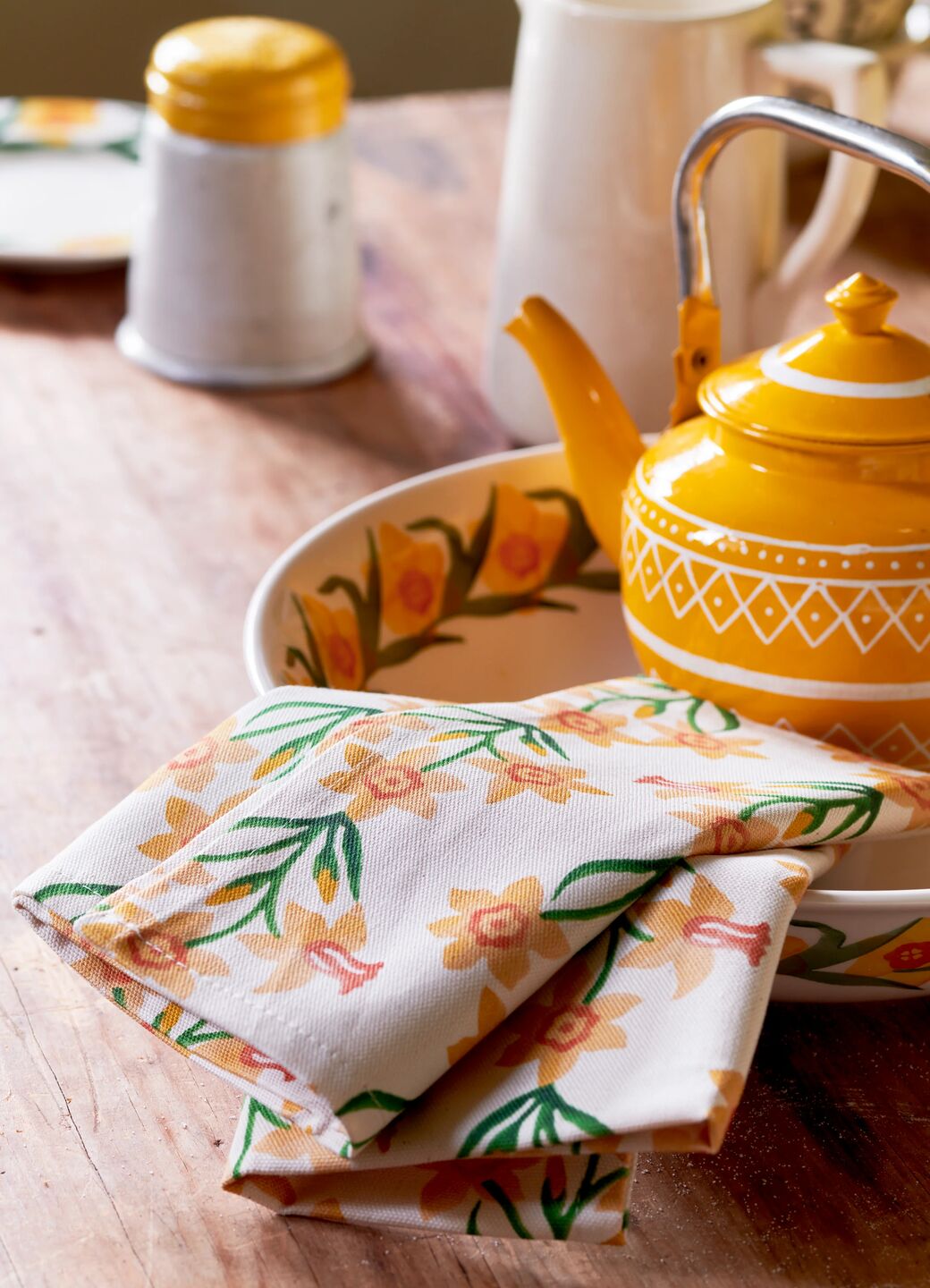 Windblown Daffodils  Set Of 2 Napkins