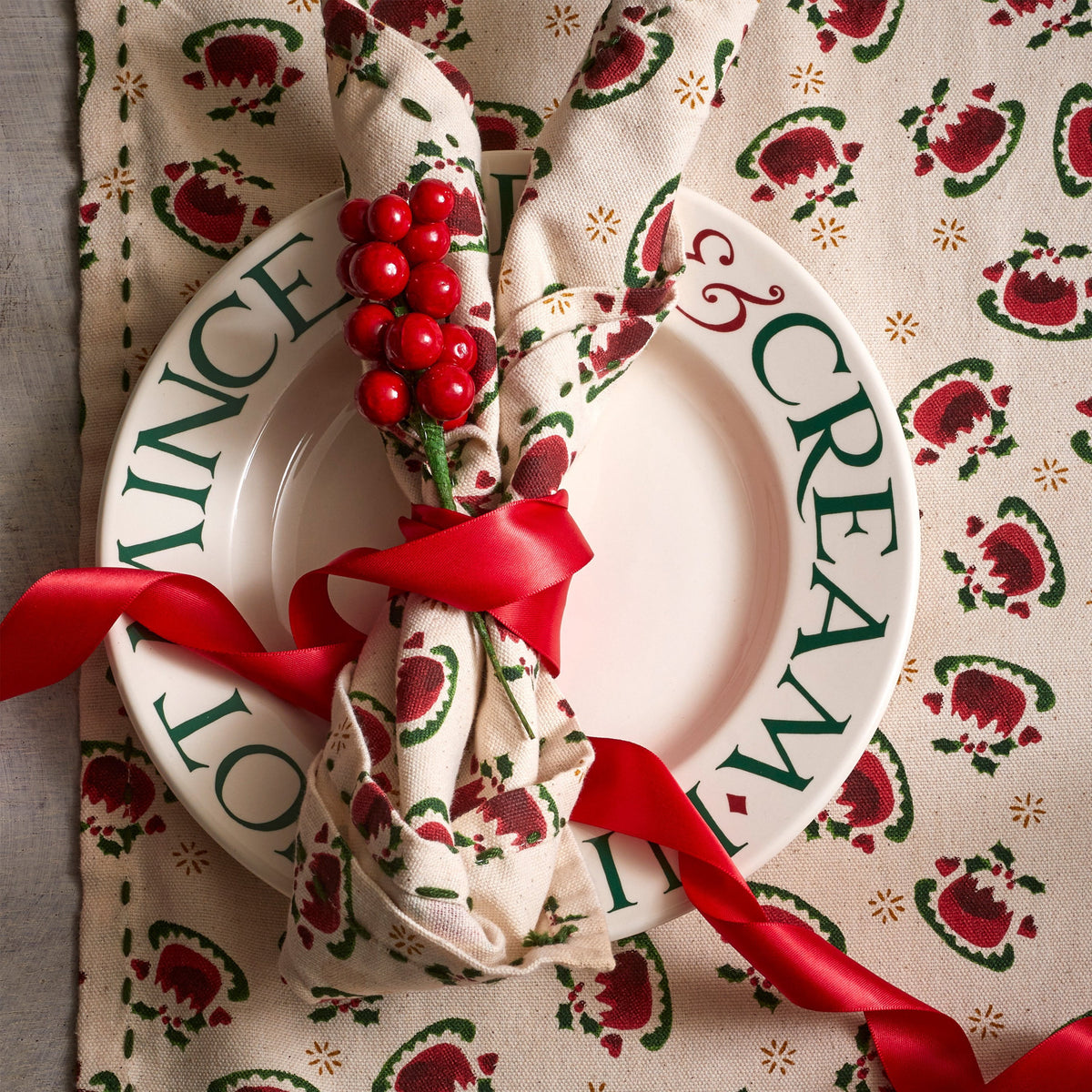 Christmas Toast & Marmalade Mince Pies Medium Dinner Plate, 8.5 Inch